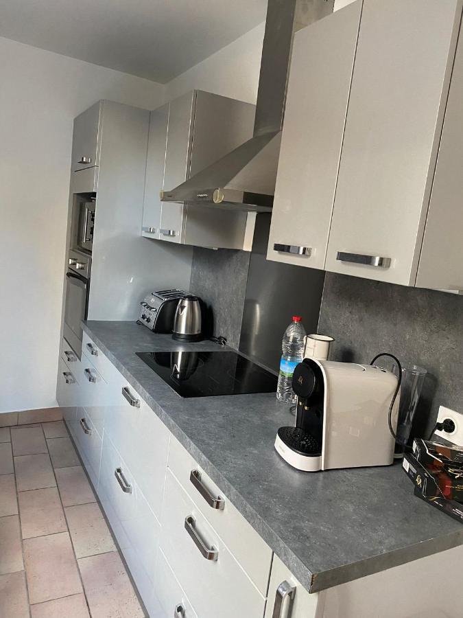 Grand F4 De 71M2 Pour 6 Personnes En Plein Centre Ville Arpajon Exterior photo